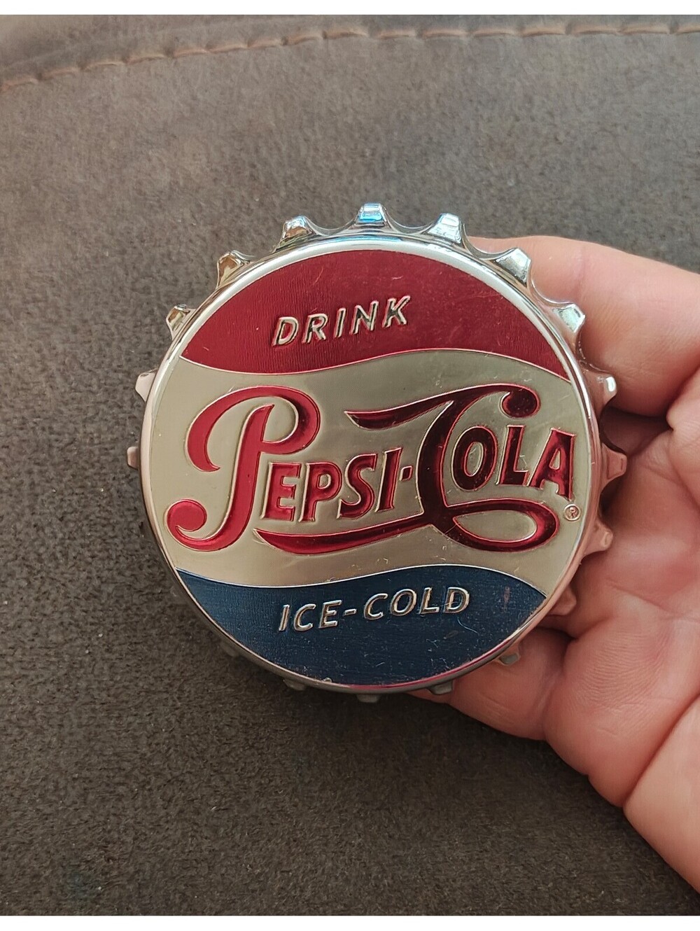 1997 Pepsi-Cola Special Collector's Edition Hard Plastic Bottle Cap Magnet